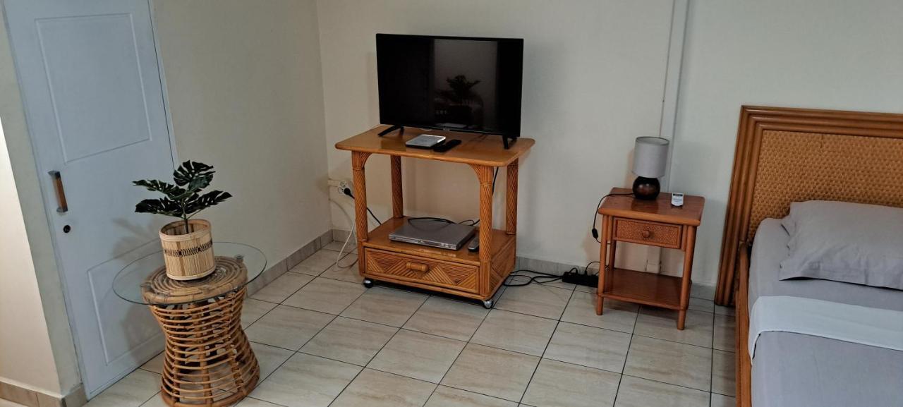 Logement Spacieux Deux Pieces A Baie Mahault Exteriér fotografie