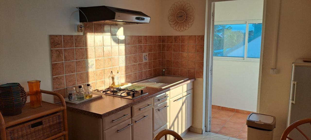 Logement Spacieux Deux Pieces A Baie Mahault Exteriér fotografie