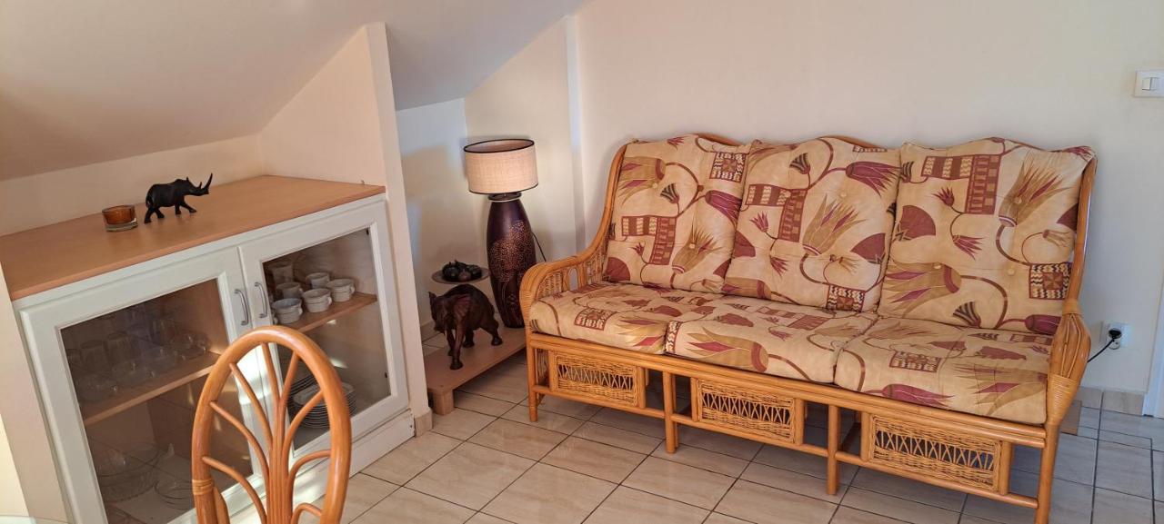 Logement Spacieux Deux Pieces A Baie Mahault Exteriér fotografie