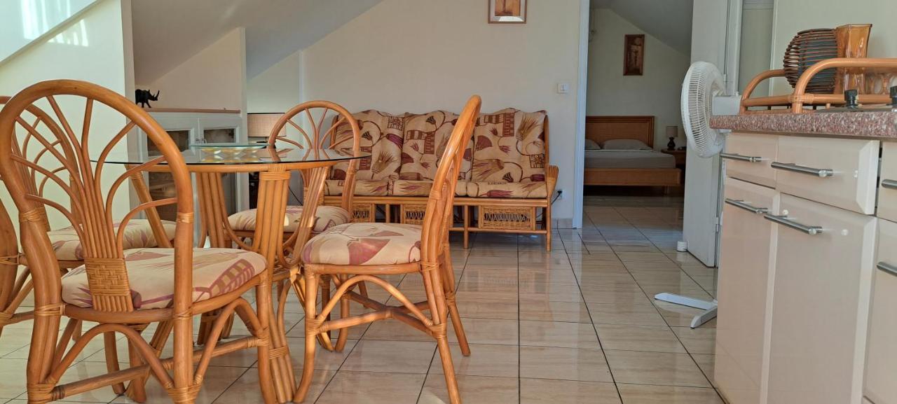 Logement Spacieux Deux Pieces A Baie Mahault Exteriér fotografie