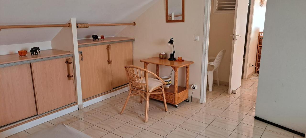 Logement Spacieux Deux Pieces A Baie Mahault Exteriér fotografie